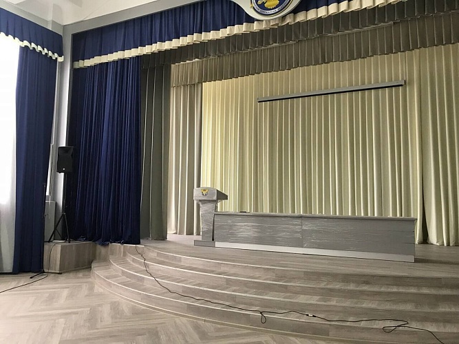 Антрактно-раздвижные занавесы
